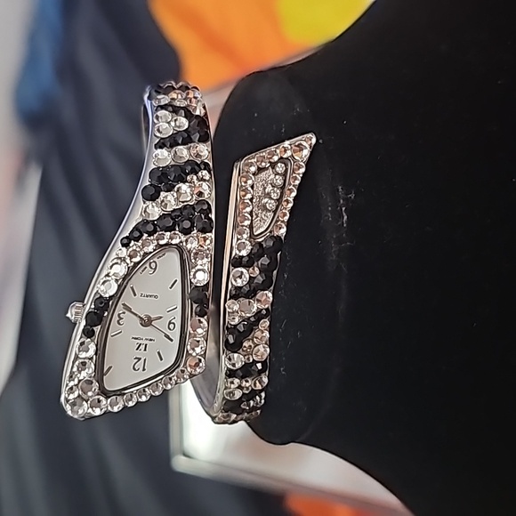 Black And Silver Clamper Watch - Picture 4 of 6